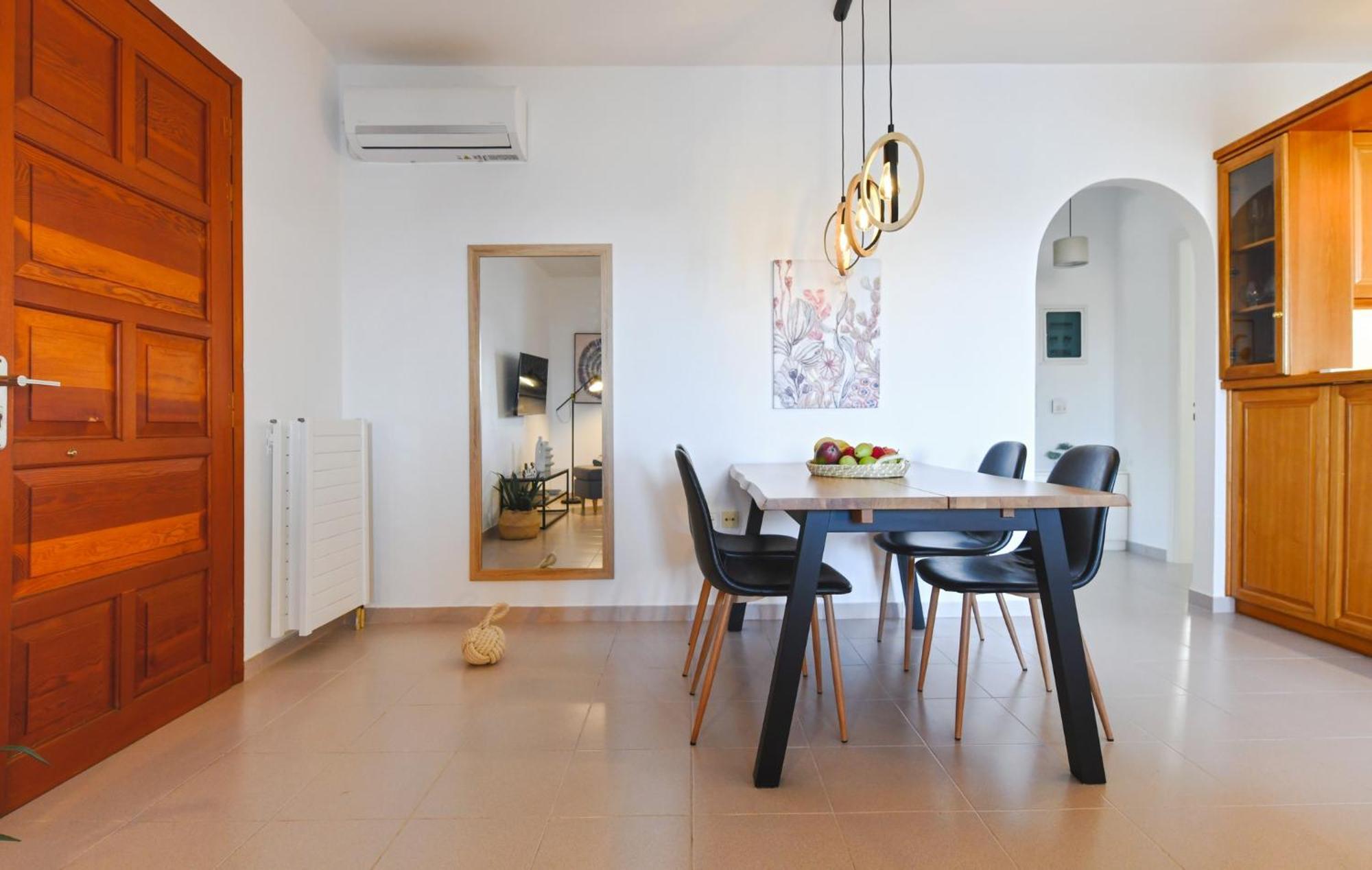 Amazing 2 Bedroom Apartment Overlooking The Marina Of Vourkárion Eksteriør billede