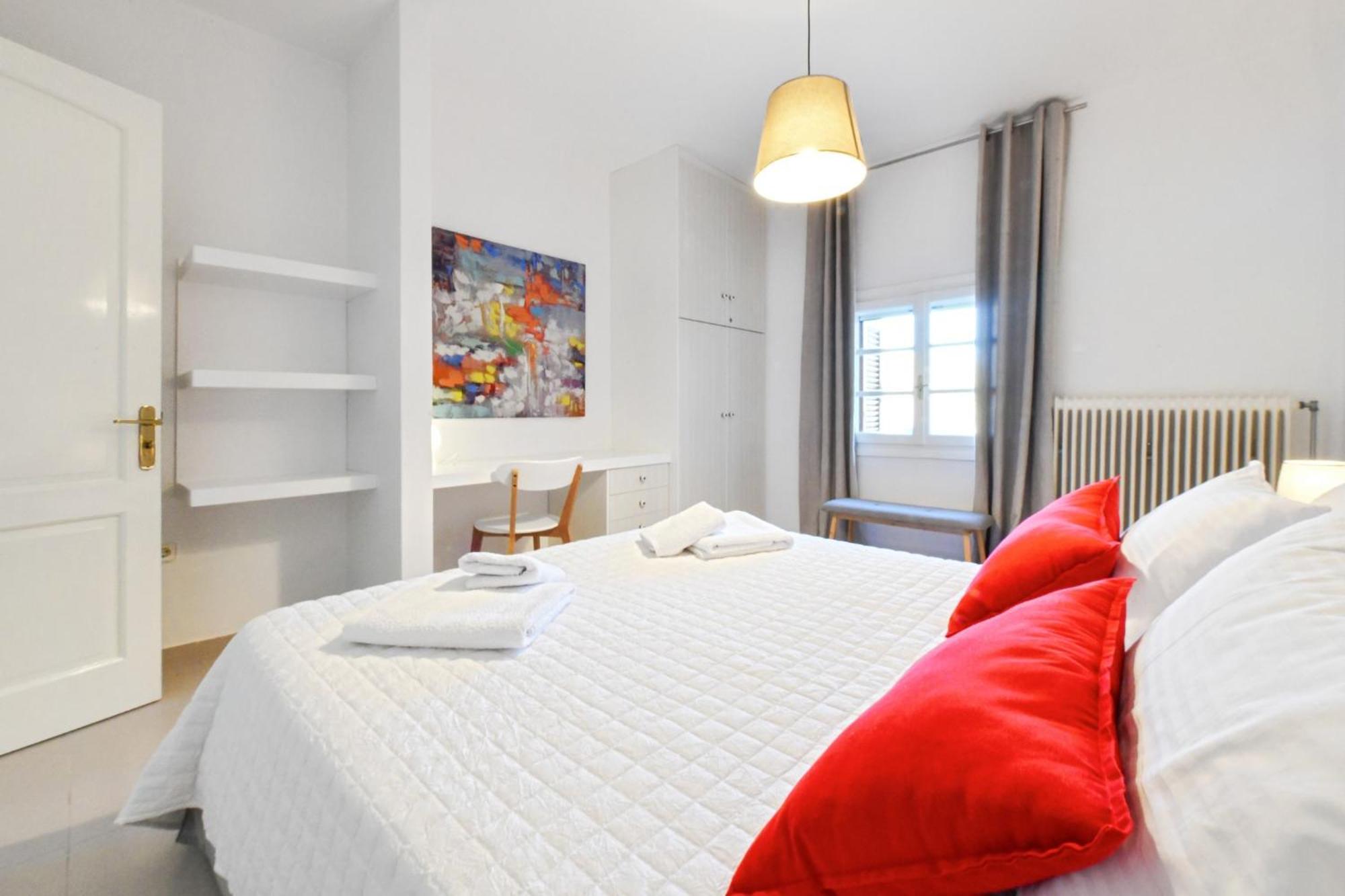 Amazing 2 Bedroom Apartment Overlooking The Marina Of Vourkárion Eksteriør billede