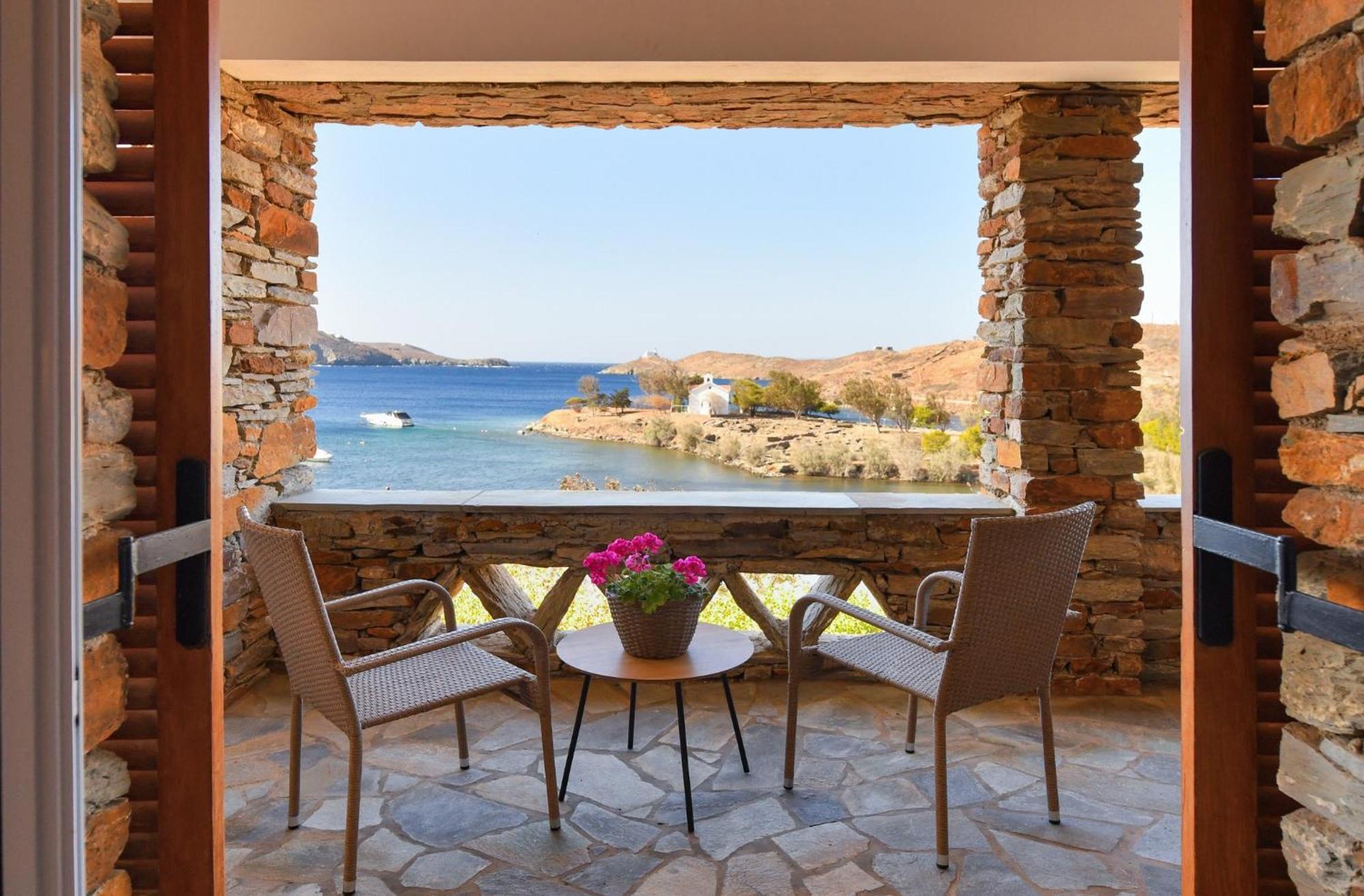Amazing 2 Bedroom Apartment Overlooking The Marina Of Vourkárion Eksteriør billede